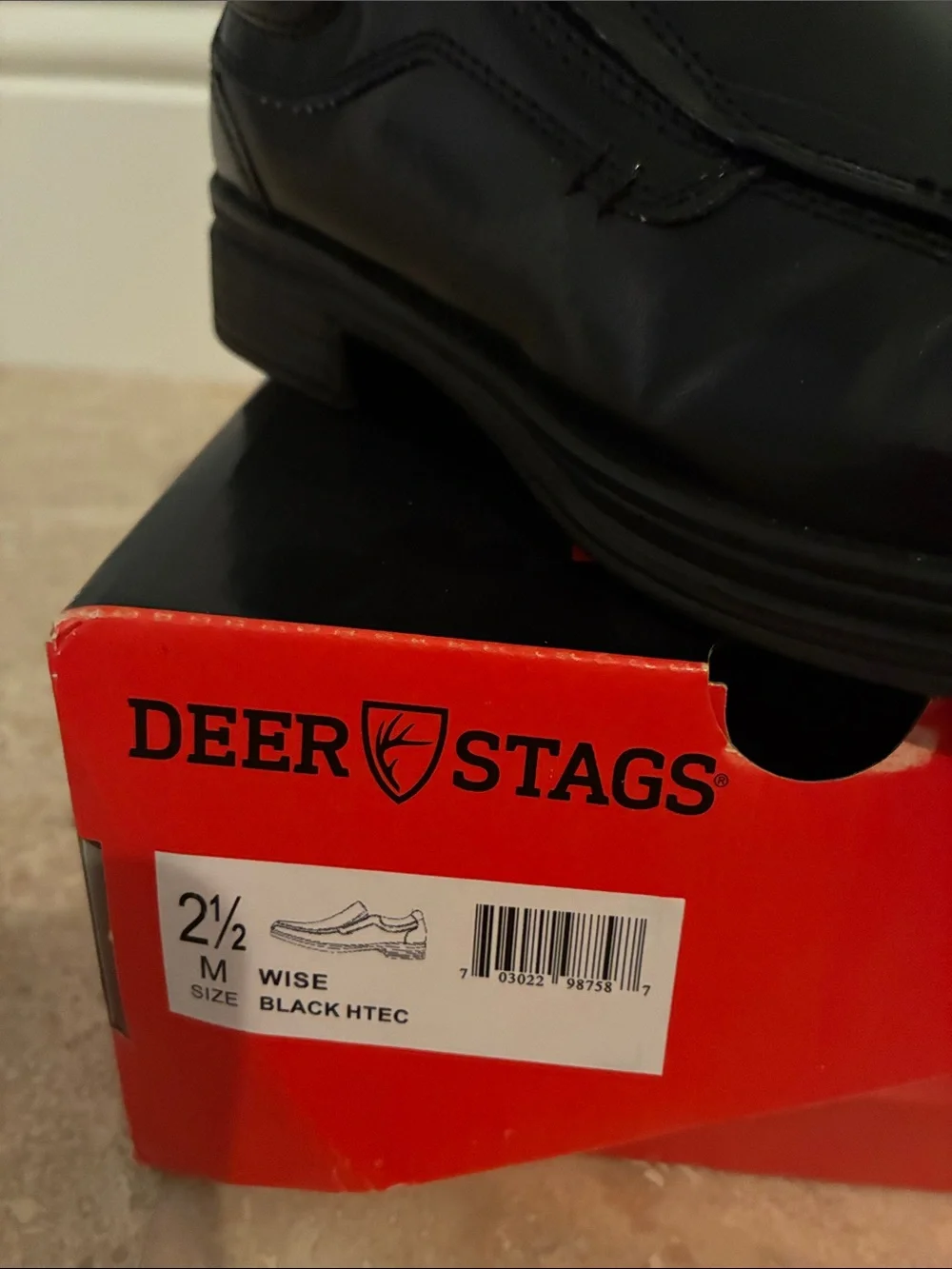 Deer Stags Black Slip-On Dress Shoes “Wise” size 2.5 M